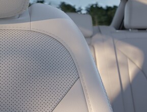 HEATED AND VENTILATED FRONT SEATS*