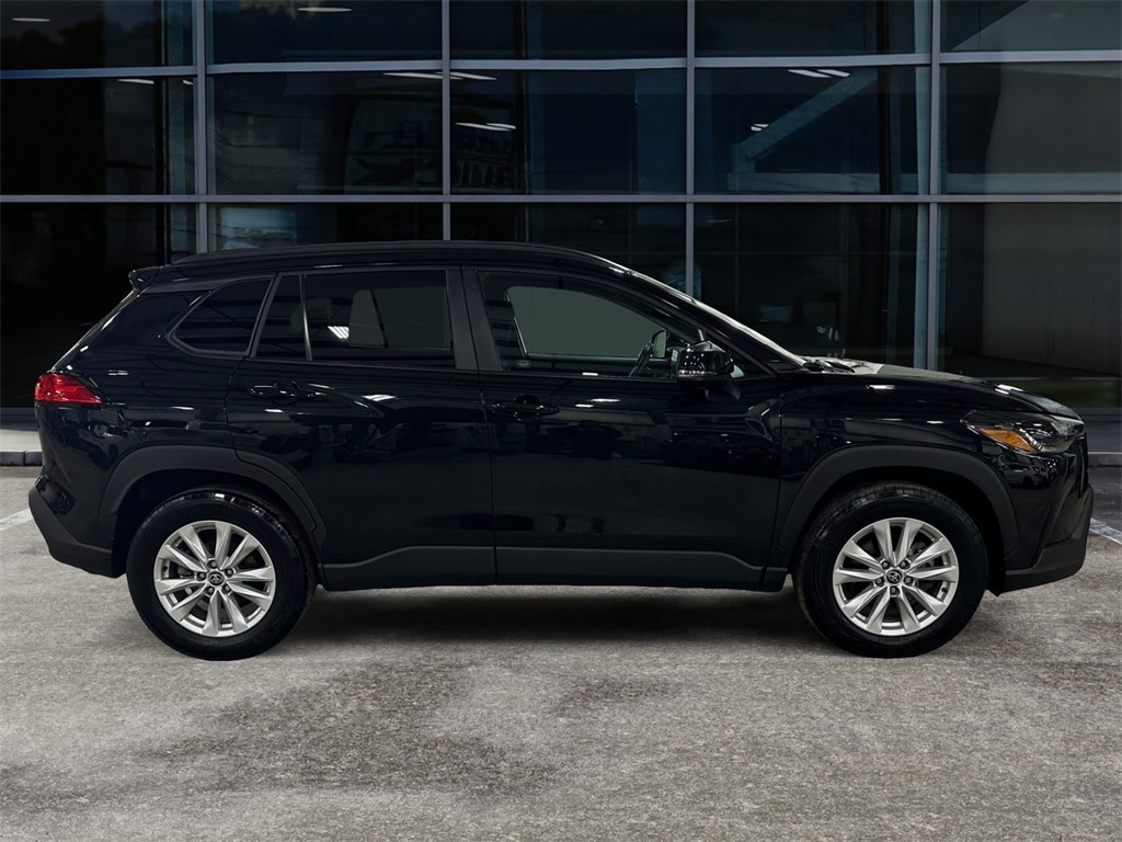 Used 2022 Toyota Corolla Cross LE with VIN 7MUBAABG2NV012182 for sale in Grand Island, NY