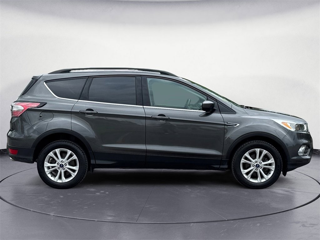 Used 2018 Ford Escape SE with VIN 1FMCU0GD3JUC56553 for sale in Grand Island, NY