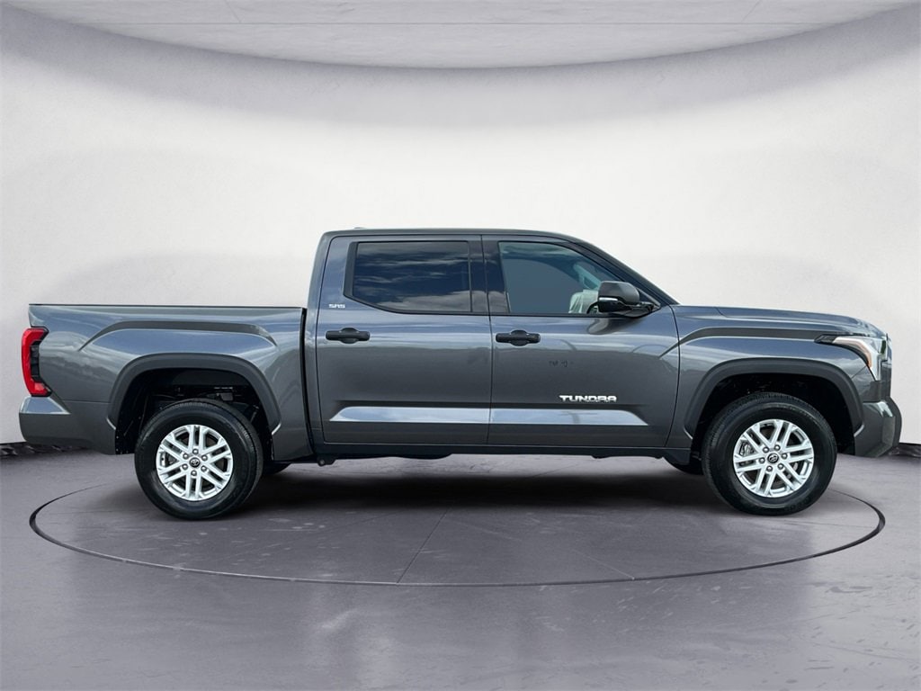 Used 2022 Toyota Tundra SR5 with VIN 5TFLA5DB2NX031896 for sale in Grand Island, NY