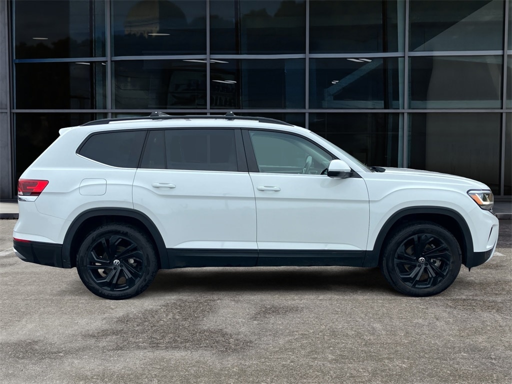 Used 2022 Volkswagen Atlas SE w/Tech with VIN 1V2KR2CA4NC544746 for sale in Grand Island, NY