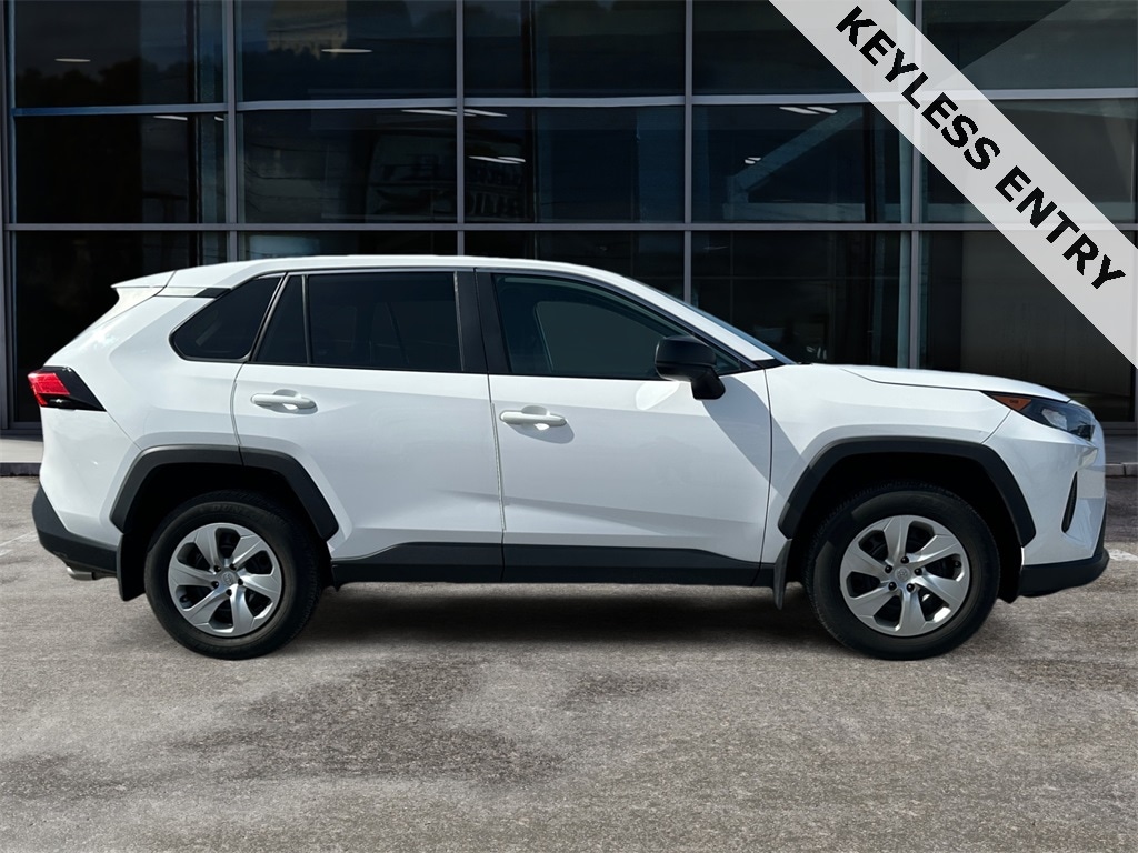 Used 2022 Toyota RAV4 LE with VIN 2T3F1RFV8NC285307 for sale in Grand Island, NY