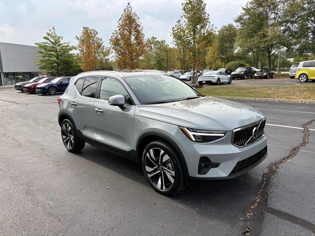 2024 Volvo XC40
