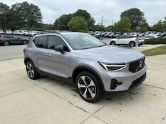 2026 Volvo XC40 B5 Plus SUV