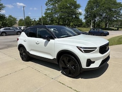 2026 Volvo XC40 B5 Ultra Black Edition SUV