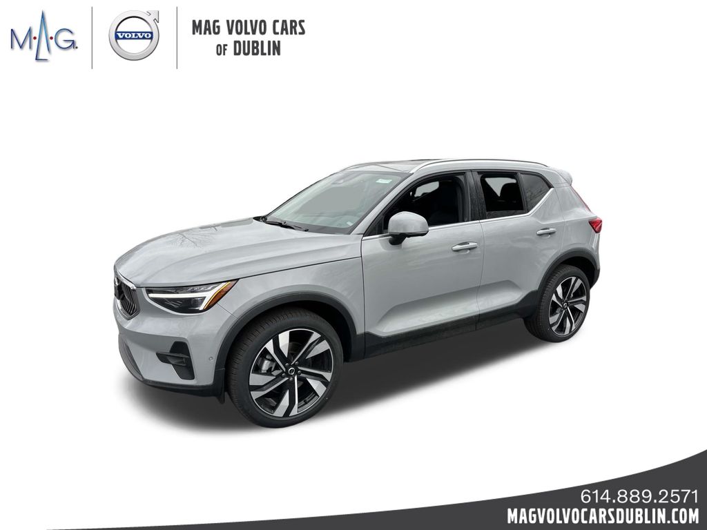 2025 Volvo XC40 Plus photo 3