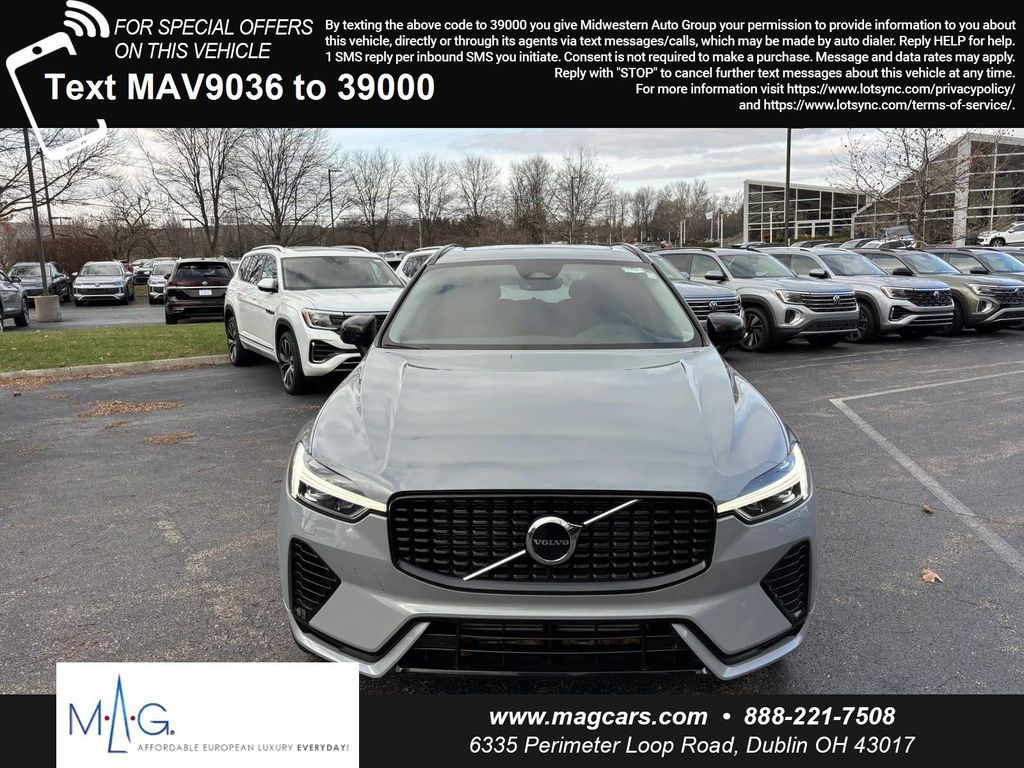 2025 Volvo XC60 Hybrid T8 Core photo 2