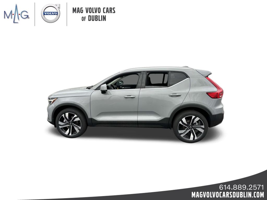 2025 Volvo XC40 Plus photo 4