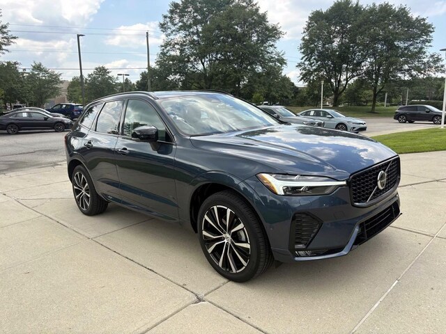 2024 Volvo XC60 B5 Plus Dark Theme Sport Utility