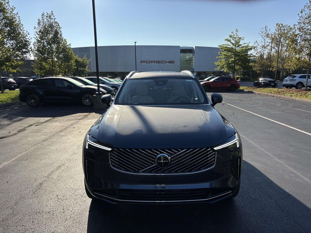 2026 Volvo XC90 photo 2