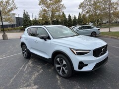 2026 Volvo XC40 B5 Plus SUV