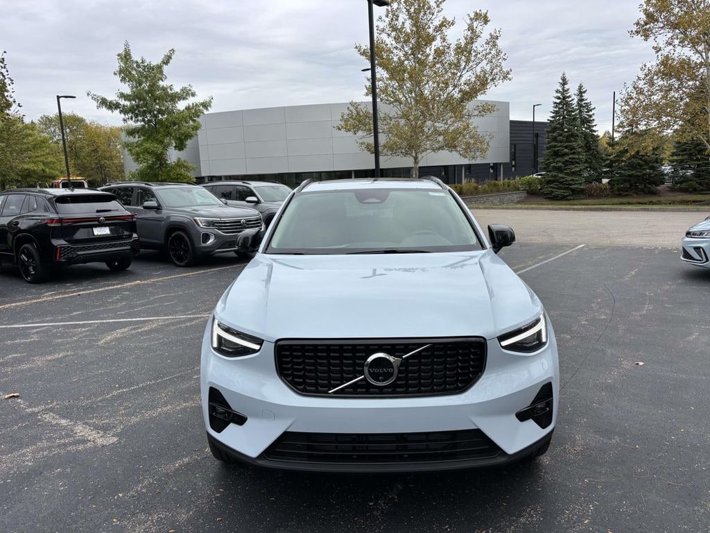 New 2026 Volvo XC40 B5 Plus SUV