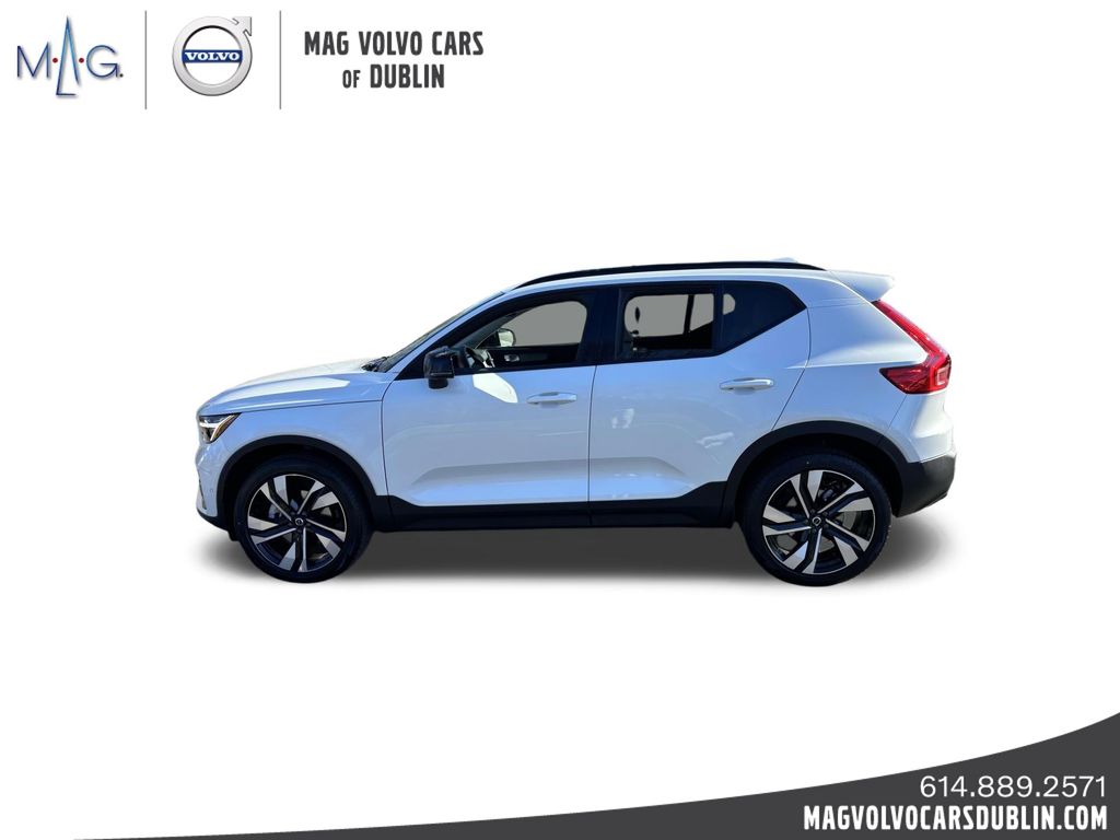 2025 Volvo XC40 Plus photo 4