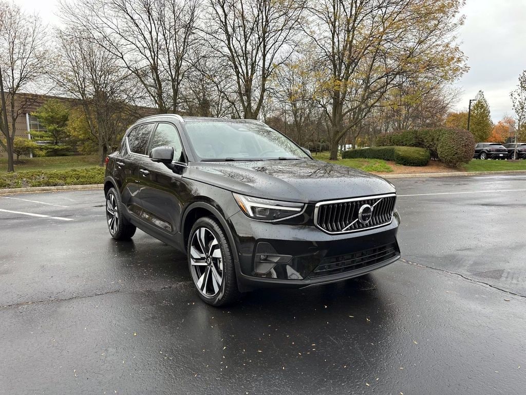 2025 Volvo XC40 Plus's photo