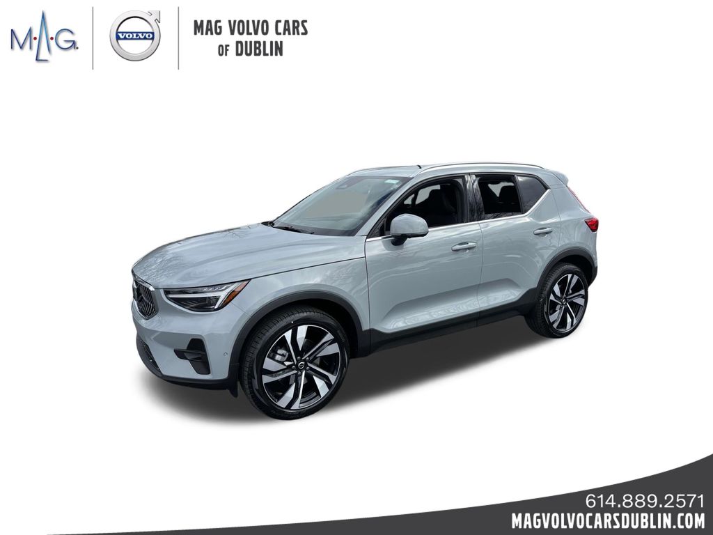 2025 Volvo XC40 Plus photo 2