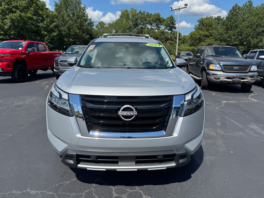 Used 2024 Nissan Pathfinder Platinum