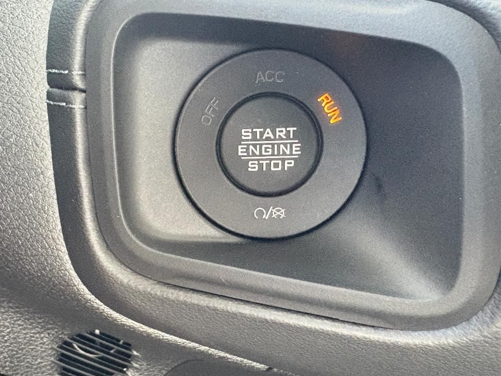 2025 Jeep Wrangler 4-Door Sahara - Photo 8