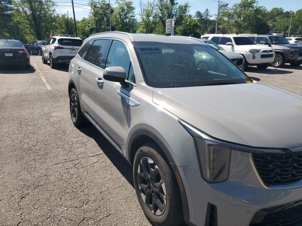 Used 2025 Kia Sorento S SUV