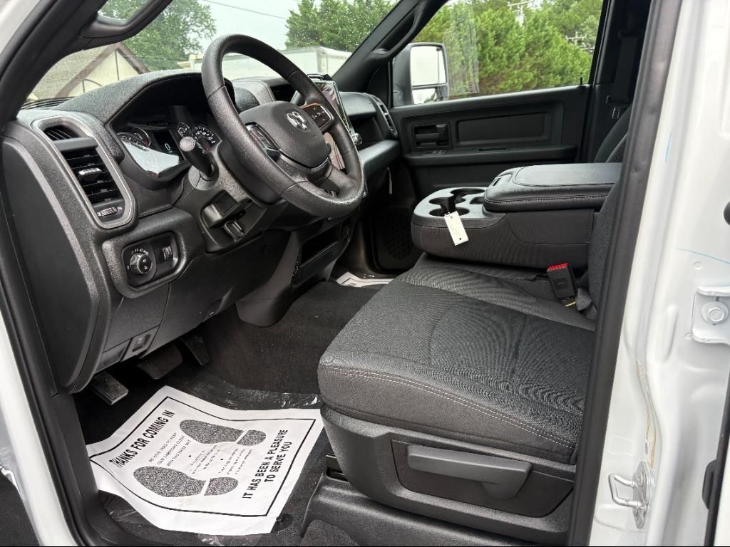 2025 RAM 2500 Tradesman - Photo 9