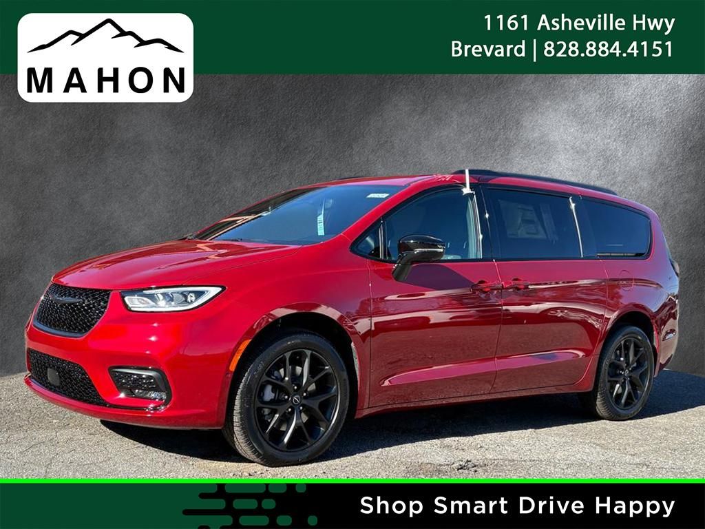 2026 Chrysler Pacifica Select AWD's photo