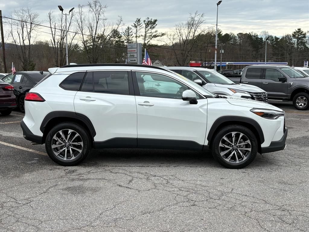 Used 2023 Toyota Corolla Cross XLE SUV