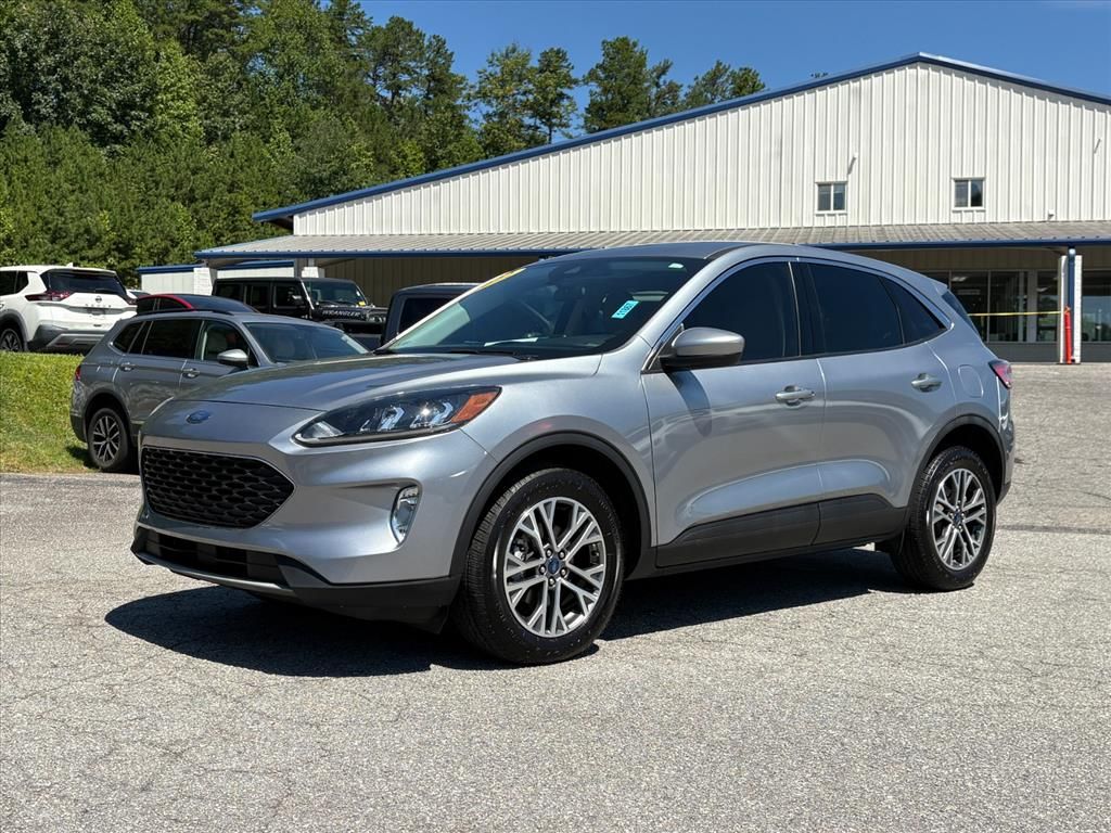 Silver Metallic 2022 Ford Escape SUV / Crossover All-Wheel Drive 8-Speed Automatic