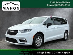 2026 Chrysler Pacifica SELECT Passenger Van