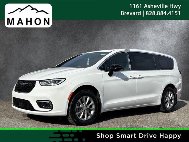 2026 Chrysler Pacifica Limited's photo