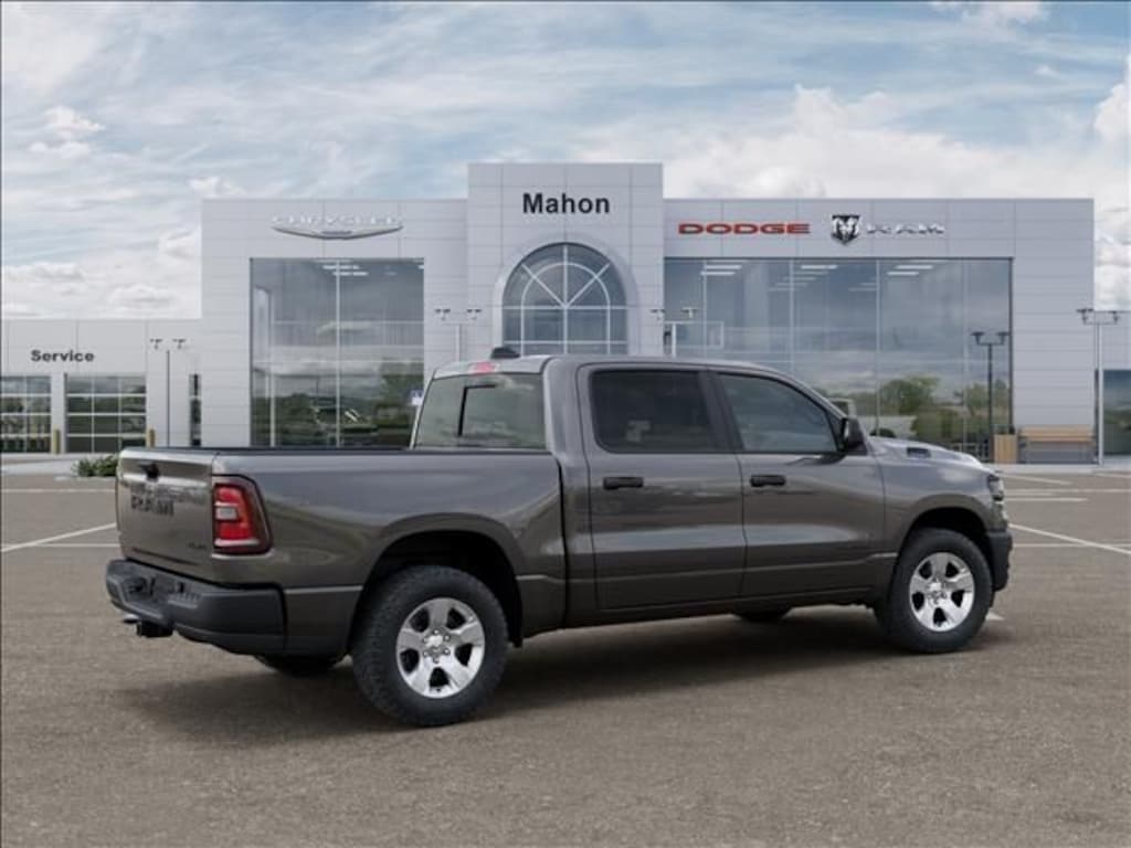 New 2026 Ram 1500 TRADESMAN CREW CAB 4X4 5'7 BOX Pickup