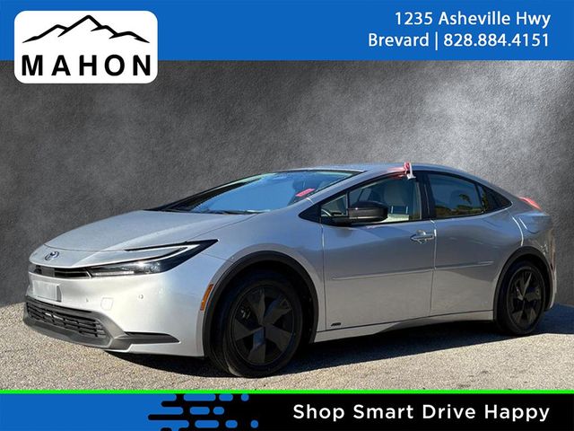 2023 Toyota Prius LE's photo