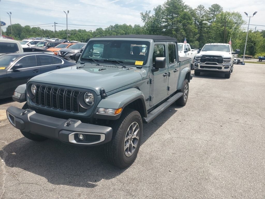 Used 2024 Jeep Gladiator Sport Truck
