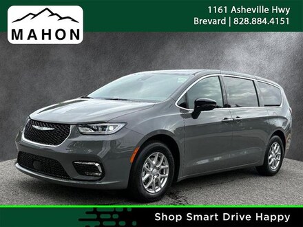 2025 Chrysler Pacifica SELECT Passenger Van