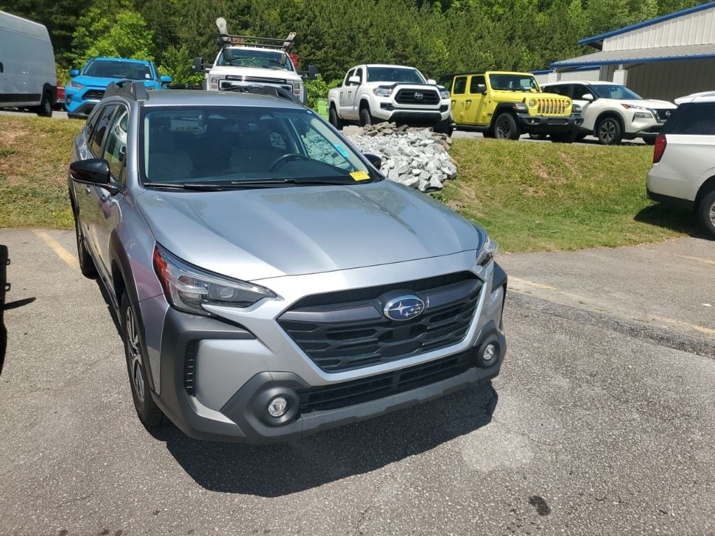 Used 2024 Subaru Outback Premium SUV