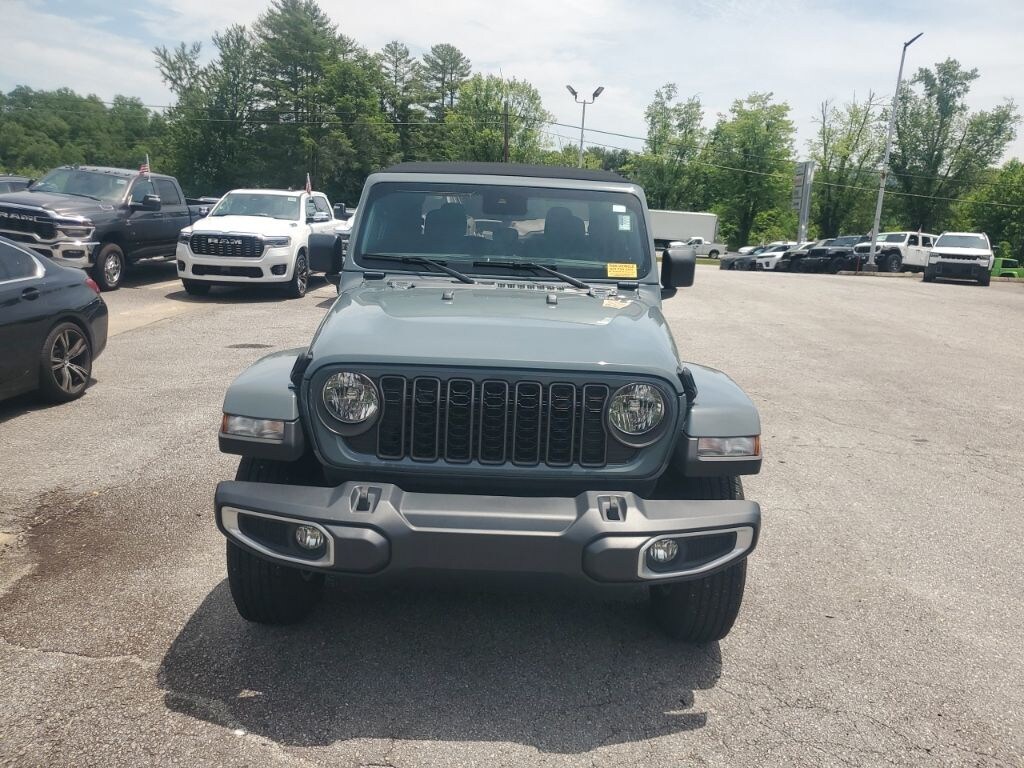 Used 2024 Jeep Gladiator Sport Truck