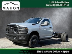 2026 Ram 3500 Chassis Cab TRADESMAN  REGULAR  4X4 84' CA Pickup
