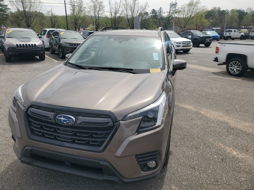 Used 2023 Subaru Forester Limited SUV