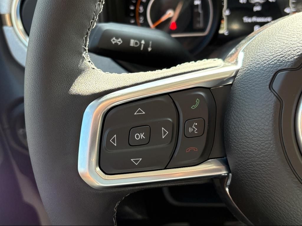 2025 Jeep Wrangler 4-Door Sahara - Photo 9