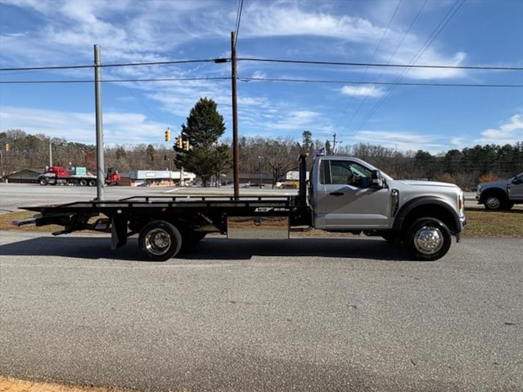 New 2024 Ford F-600SD F-600 XL Chassis