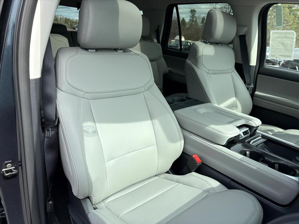 2026 Ford Expedition Active - Photo 16