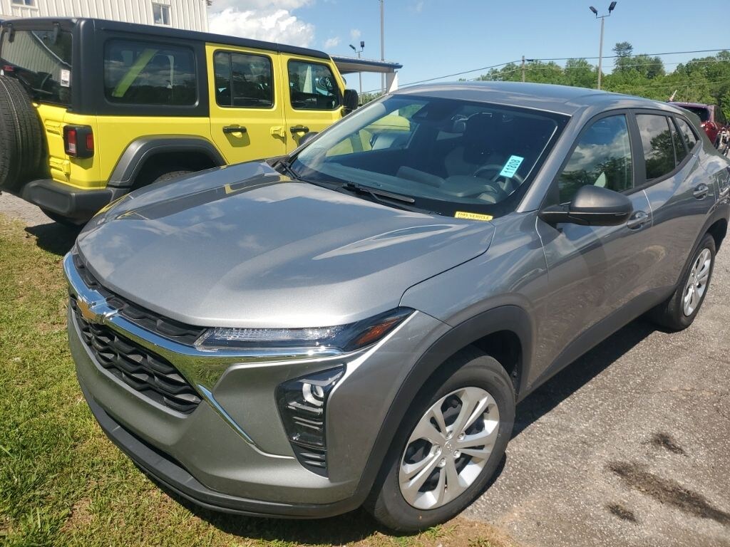Used 2024 Chevrolet Trax LS SUV