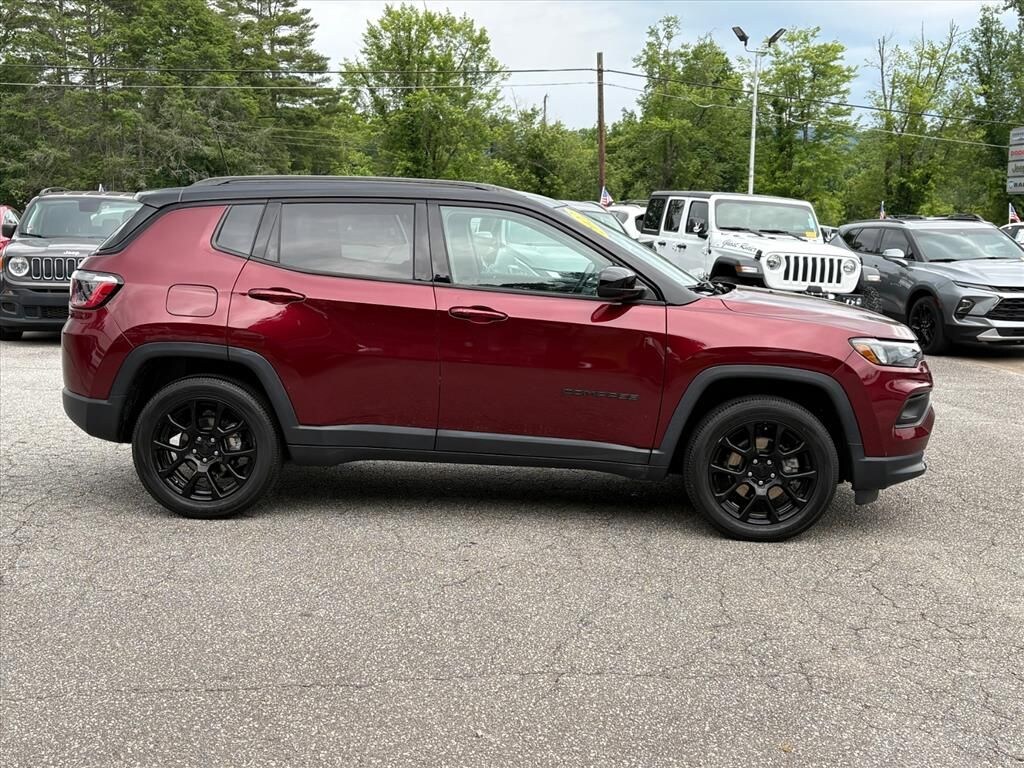 Used 2022 Jeep Compass Altitude SUV