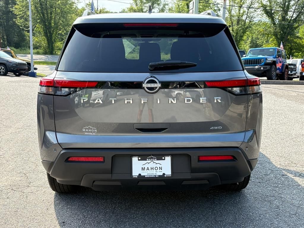 Used 2025 Nissan Pathfinder SV SUV