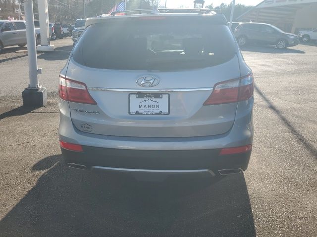 2016 Hyundai Santa Fe SE photo 3