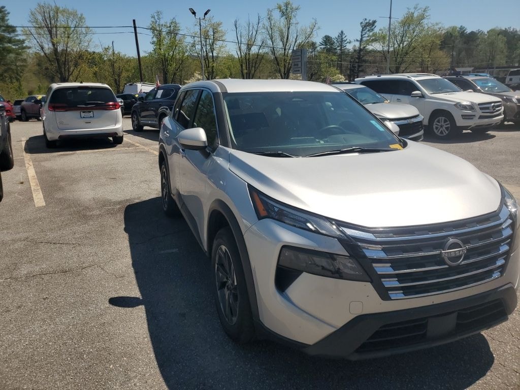 Used 2025 Nissan Rogue SV SUV