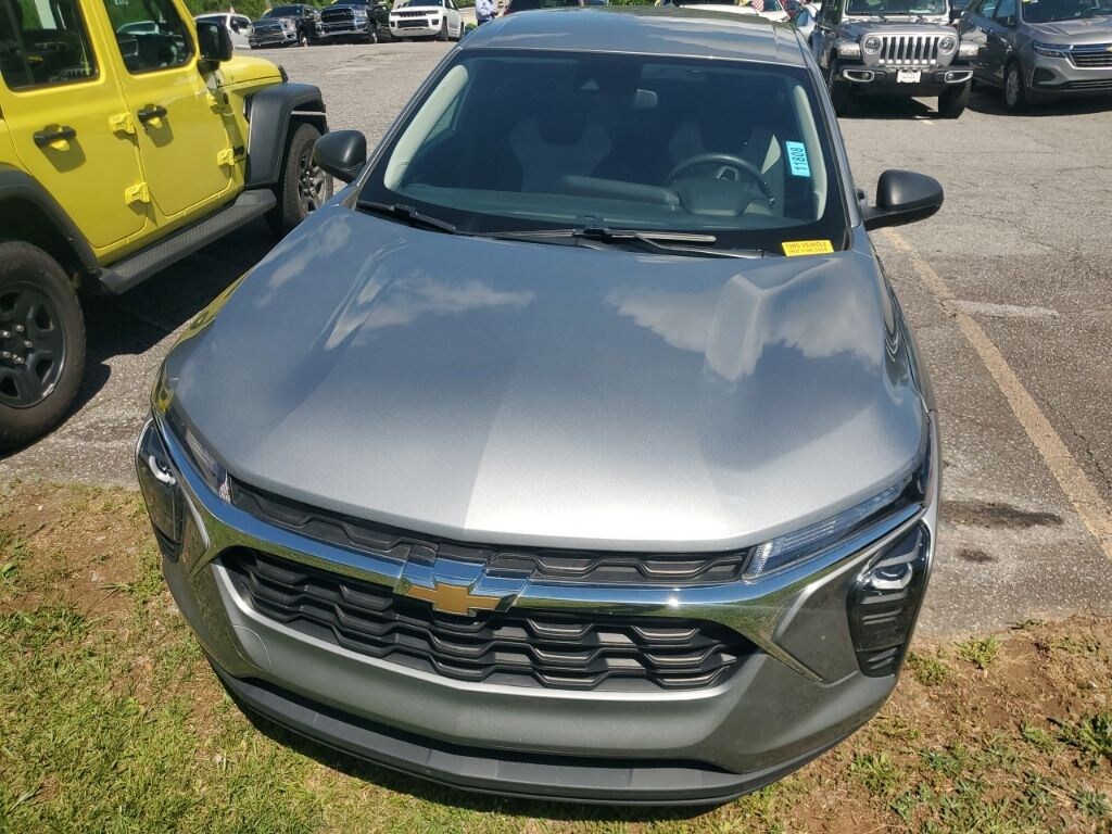Used 2024 Chevrolet Trax LS SUV