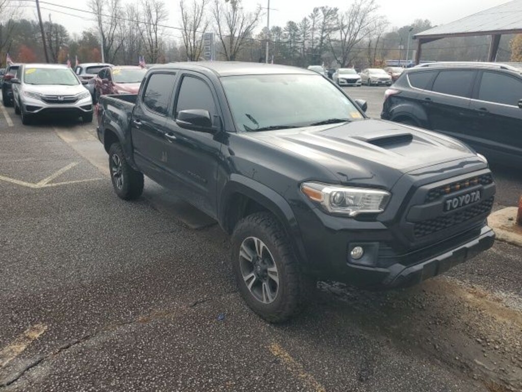 Used 2017 Toyota Tacoma Truck