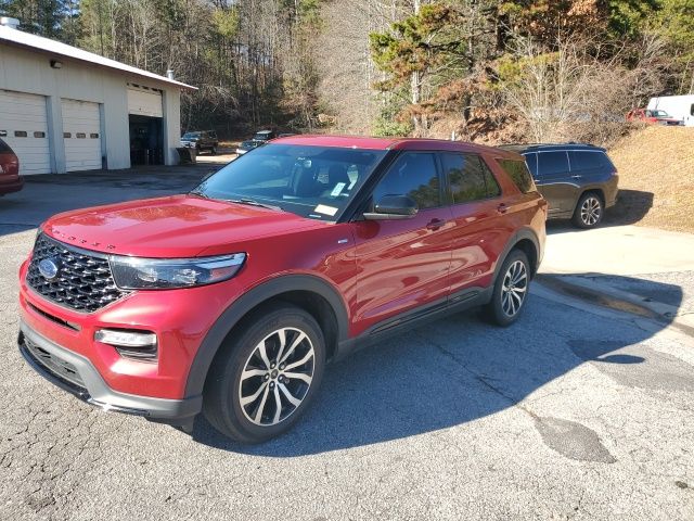 2022 Ford Explorer ST-LINE's photo