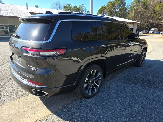 2022 Jeep Grand Cherokee Overland photo 3