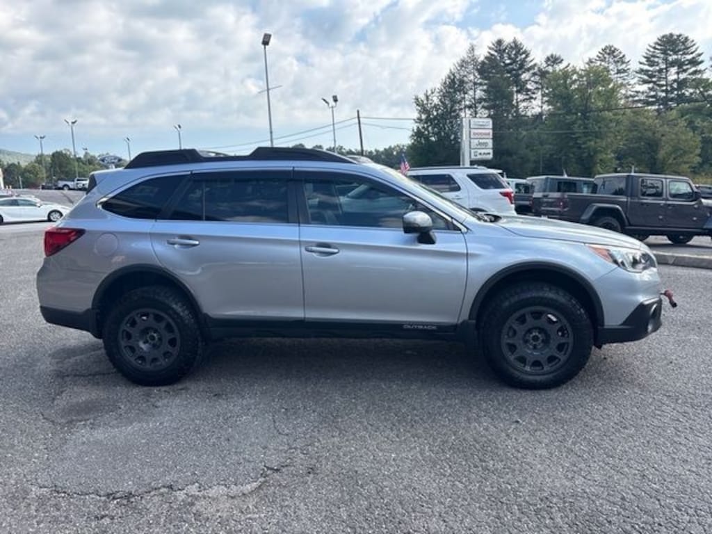 Used 2017 Subaru Outback 2.5i SUV