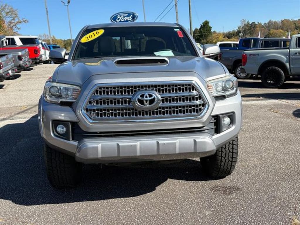 Used 2016 Toyota Tacoma TRD Sport Truck